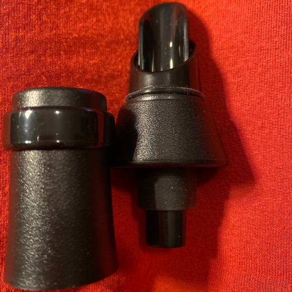 4 Bar Tools: strainer, pourer, aerator, stopper - Picture 13 of 14